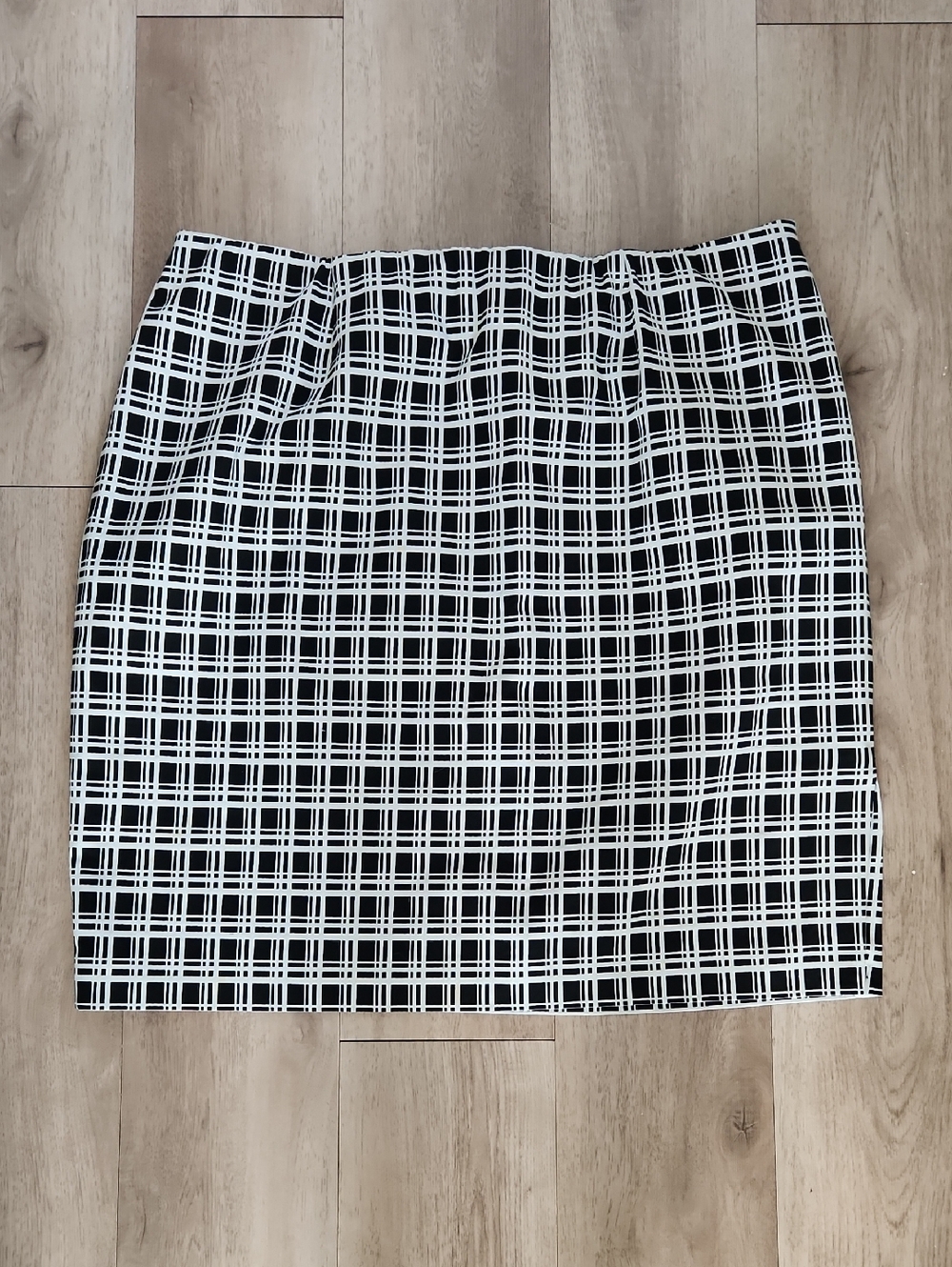INC International Concepts Black and White Grid Pencil Skirt